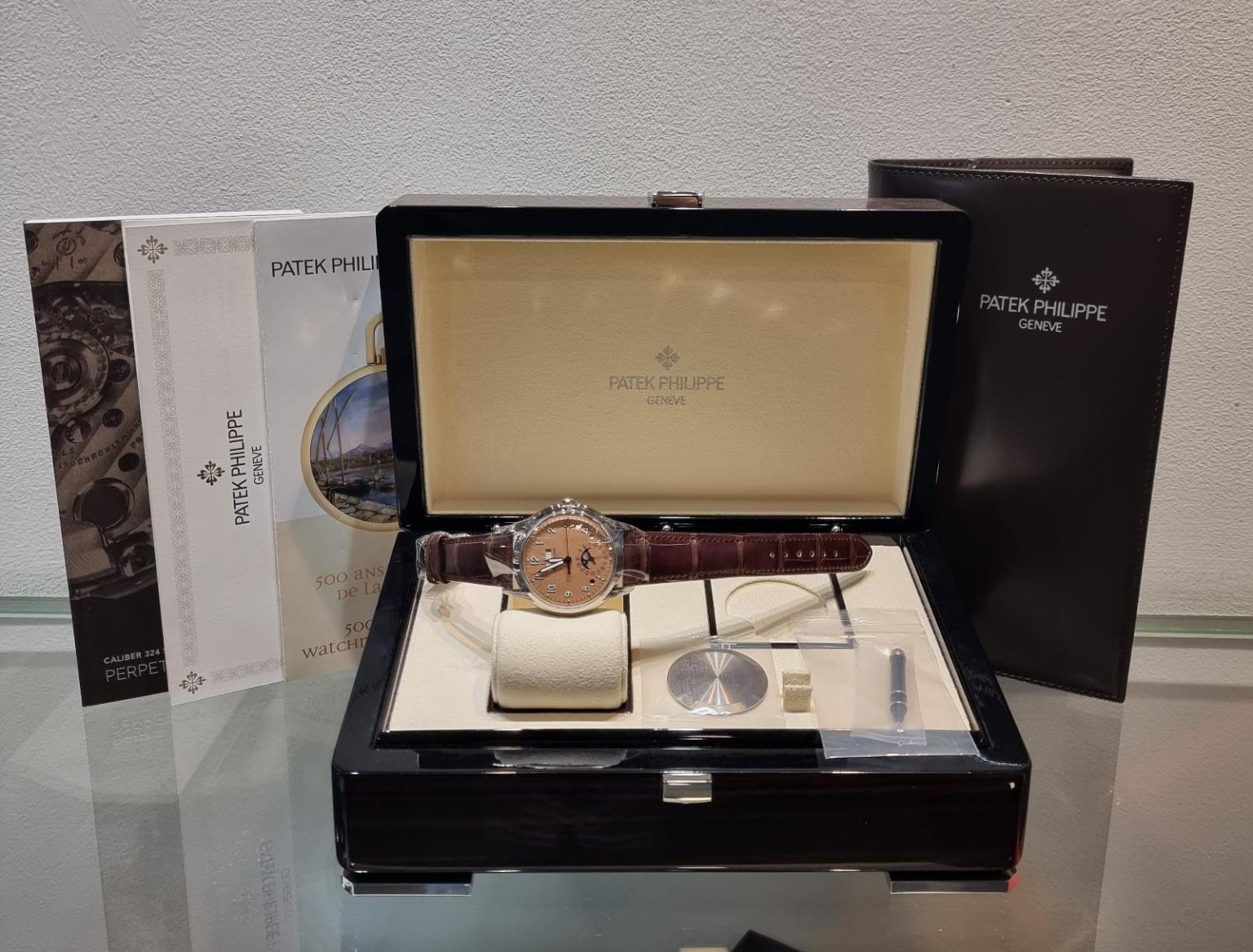 patek-philippe-40mm-perpetual-calendar-salmon-dial-white-gold-j