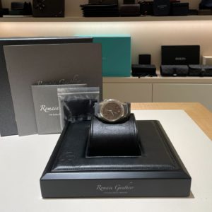 Alternative view of C by Romain Gauthier ''Gray Dial''