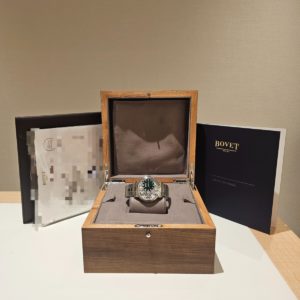 Alternative view of Bovet Récital 12 Emerald Green Guilloché Bracelet Titanium