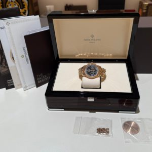 Alternative view of Patek Philippe Perpetual Calendar Chronograph Full Bracelet Rose Gold