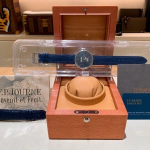 Alternative view of F.P Journe Quantieme Perpetual 40mm Platinum Boutique Edition