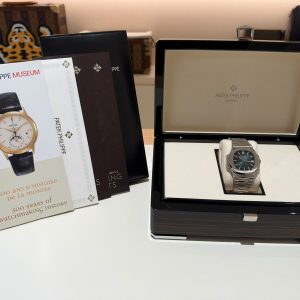 Alternative view of Patek Philippe Nautilus Stainless Steel 5711/1A Blue 40mm