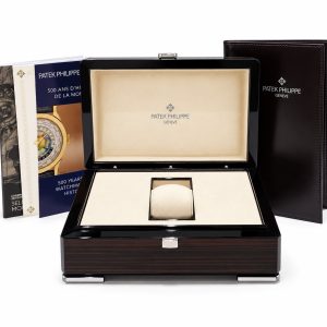 Alternative view of Patek Philippe Calatrava 5227G salmon dial white gold 39mm