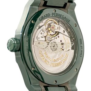 Alternative view of Girard Perregaux Laureato 42mm "Aston Martin Edition" Green Ceramic